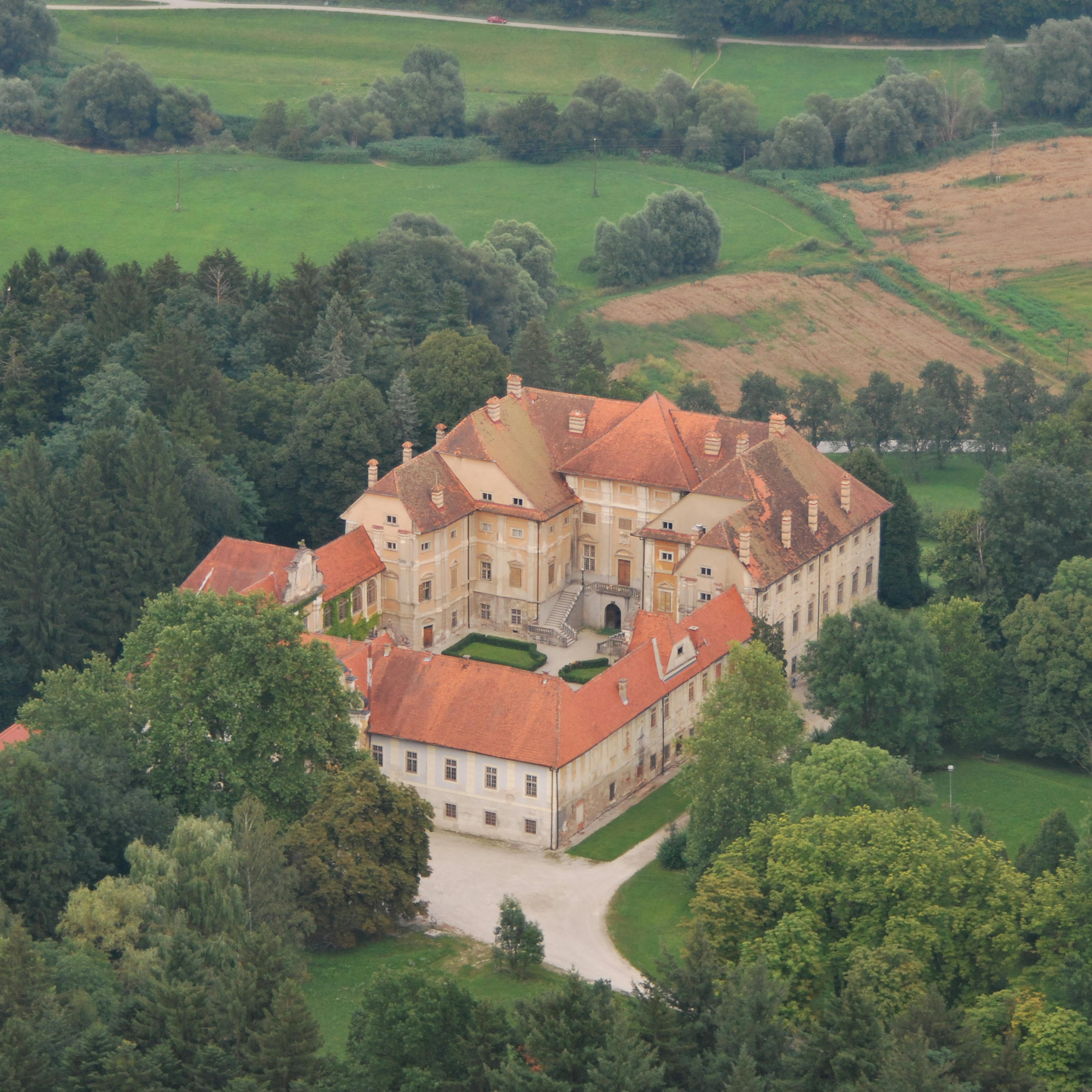 Dvorec Štatenberg